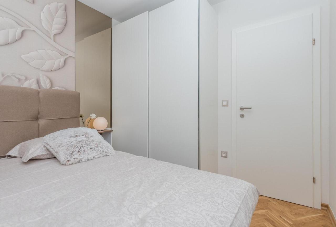 Chic Apartment Zoja Near Beach With Free Parking Makarska Ngoại thất bức ảnh