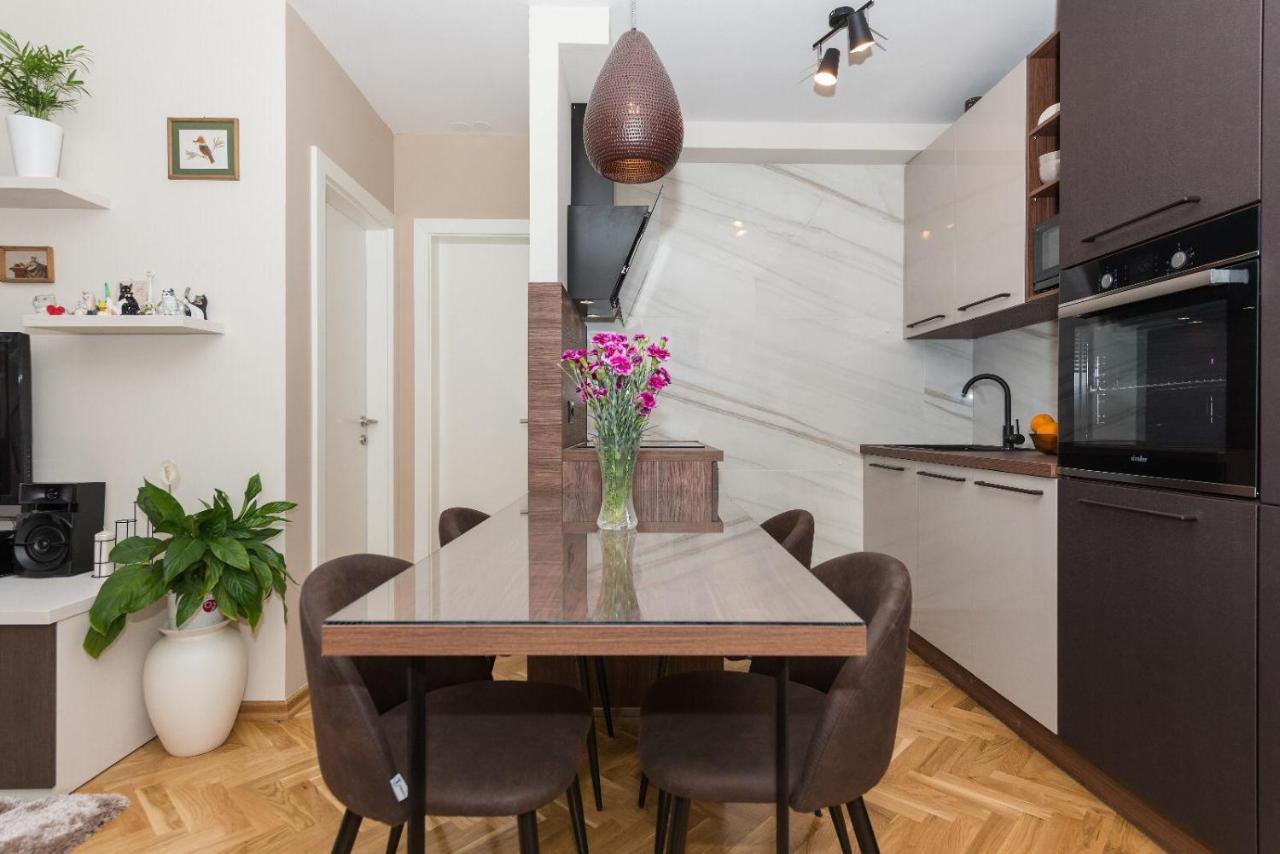 Chic Apartment Zoja Near Beach With Free Parking Makarska Ngoại thất bức ảnh