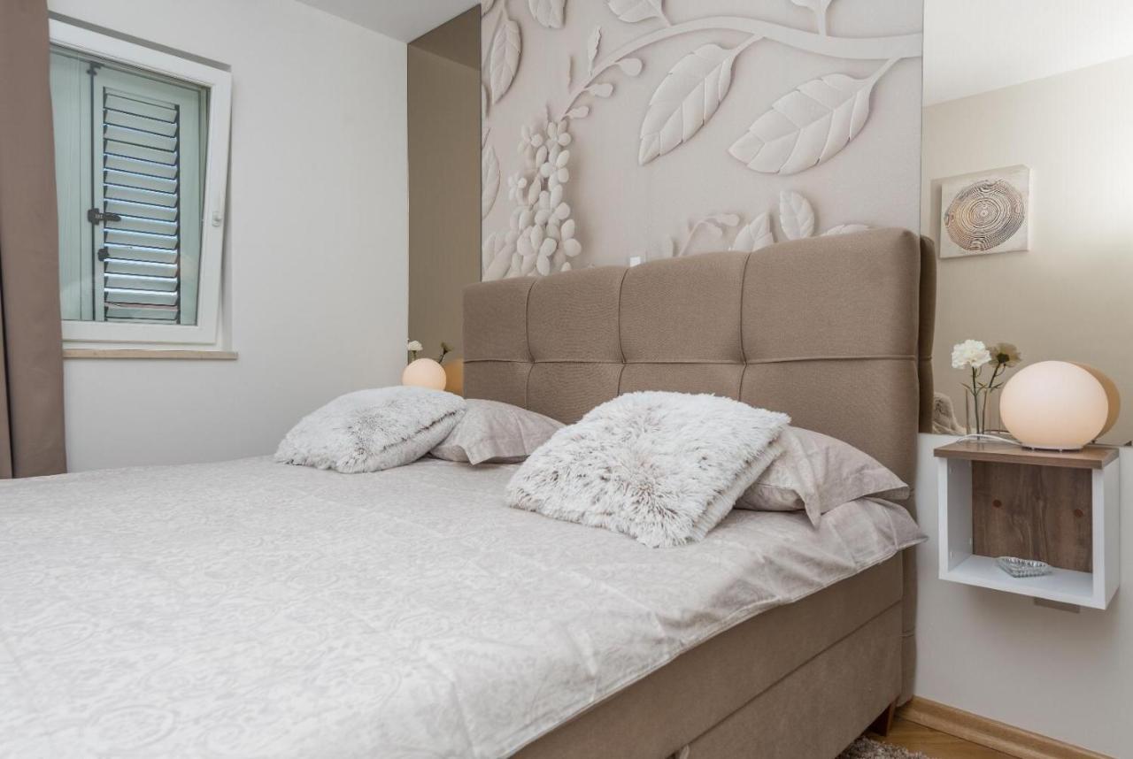 Chic Apartment Zoja Near Beach With Free Parking Makarska Ngoại thất bức ảnh