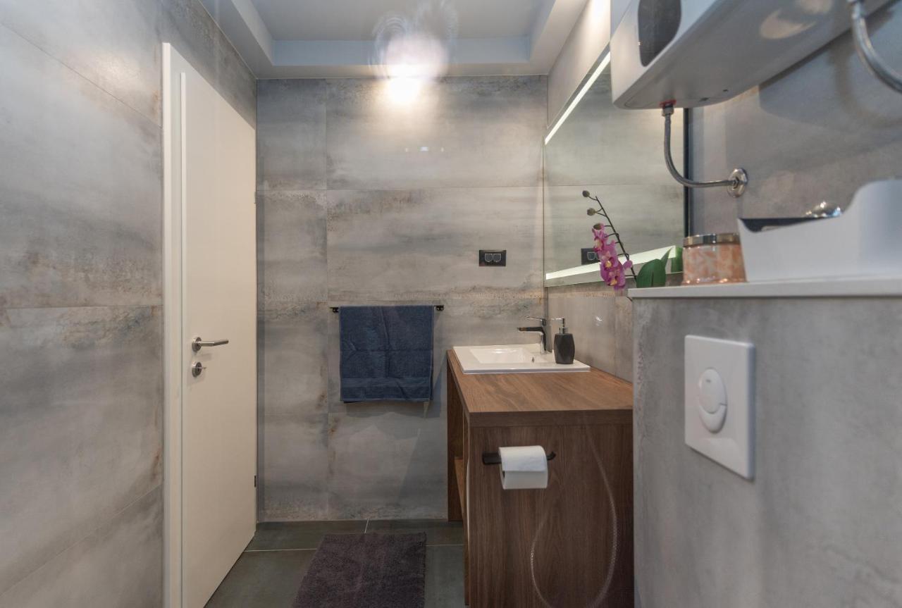 Chic Apartment Zoja Near Beach With Free Parking Makarska Ngoại thất bức ảnh