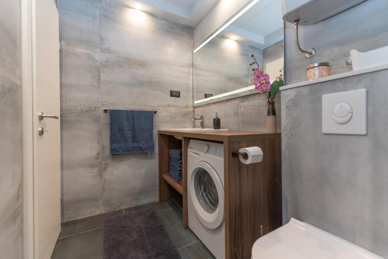 Chic Apartment Zoja Near Beach With Free Parking Makarska Ngoại thất bức ảnh